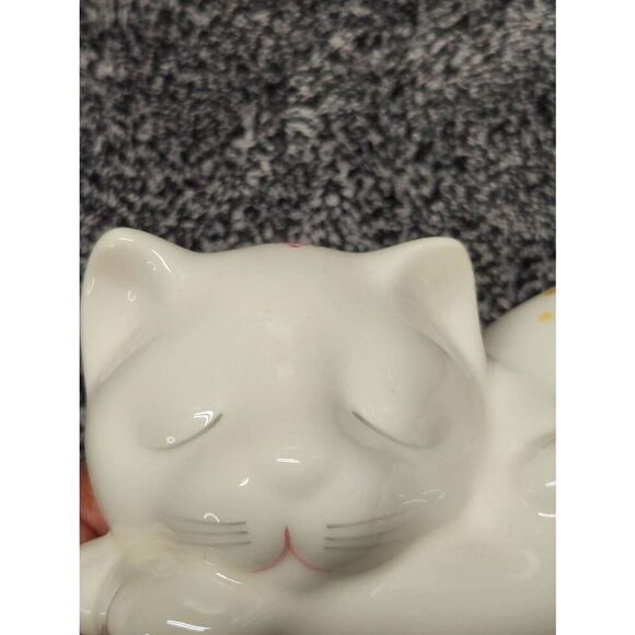 Handpainted White Sleeping Cat with Fliral Design - Picture 9 of 9